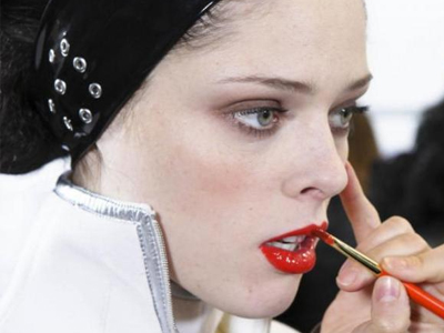 10 τρόποι να μεταμορφώσεις το καλοκαιρινό μακιγιάζ σου σε φθινοπωρινό!